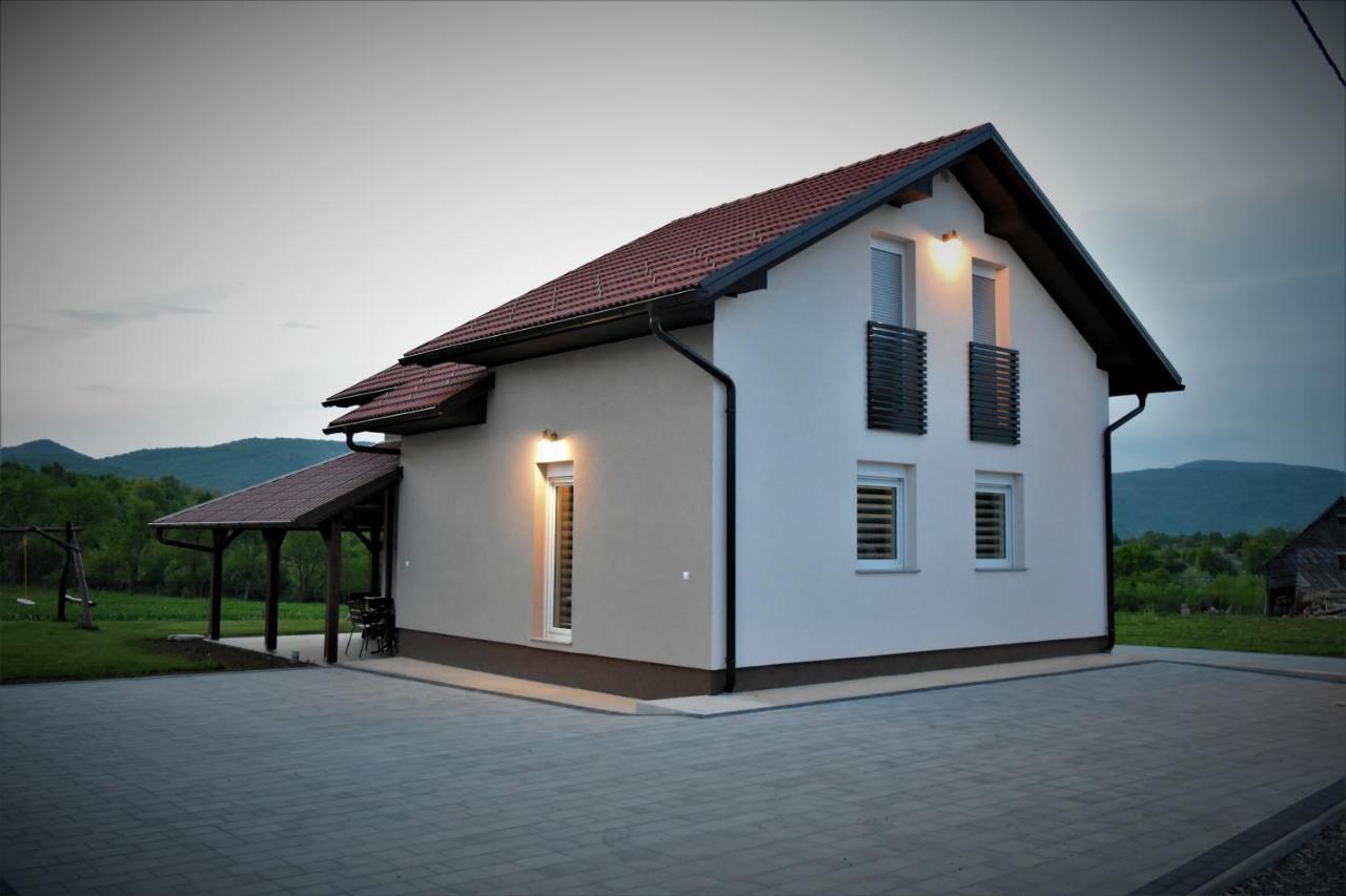 Guest House Tonka Оточац Экстерьер фото