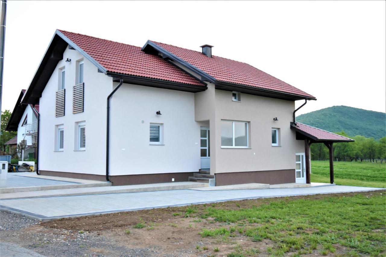 Guest House Tonka Оточац Экстерьер фото